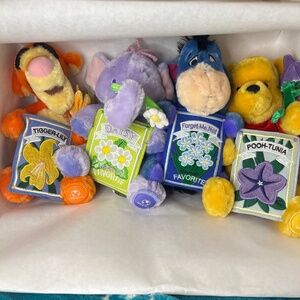 DisneyStore Mother’s Day Pooh & Friends Plush Flowers Embroidered Patch RARE NWT